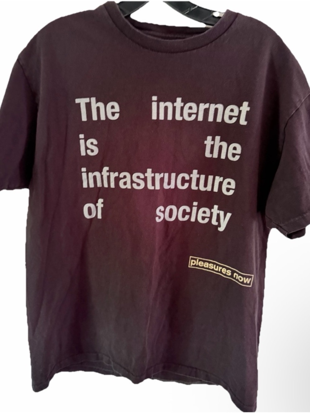 PLEASURES INTERNET‎ T-SHIRT Size Large